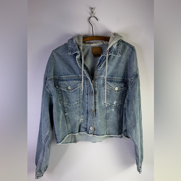 American Eagle Outfitters Jackets & Blazers - American Eagle Outfitters Denim Jacket with Tan Label size XL